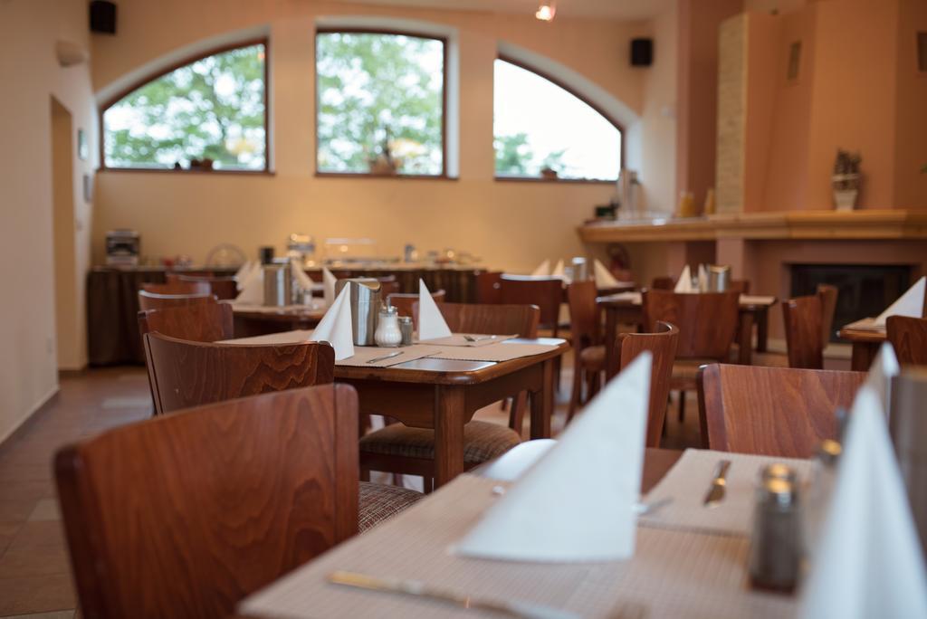 Penzion Nad Oborou Χράντεκ Κράλοβε Εξωτερικό φωτογραφία